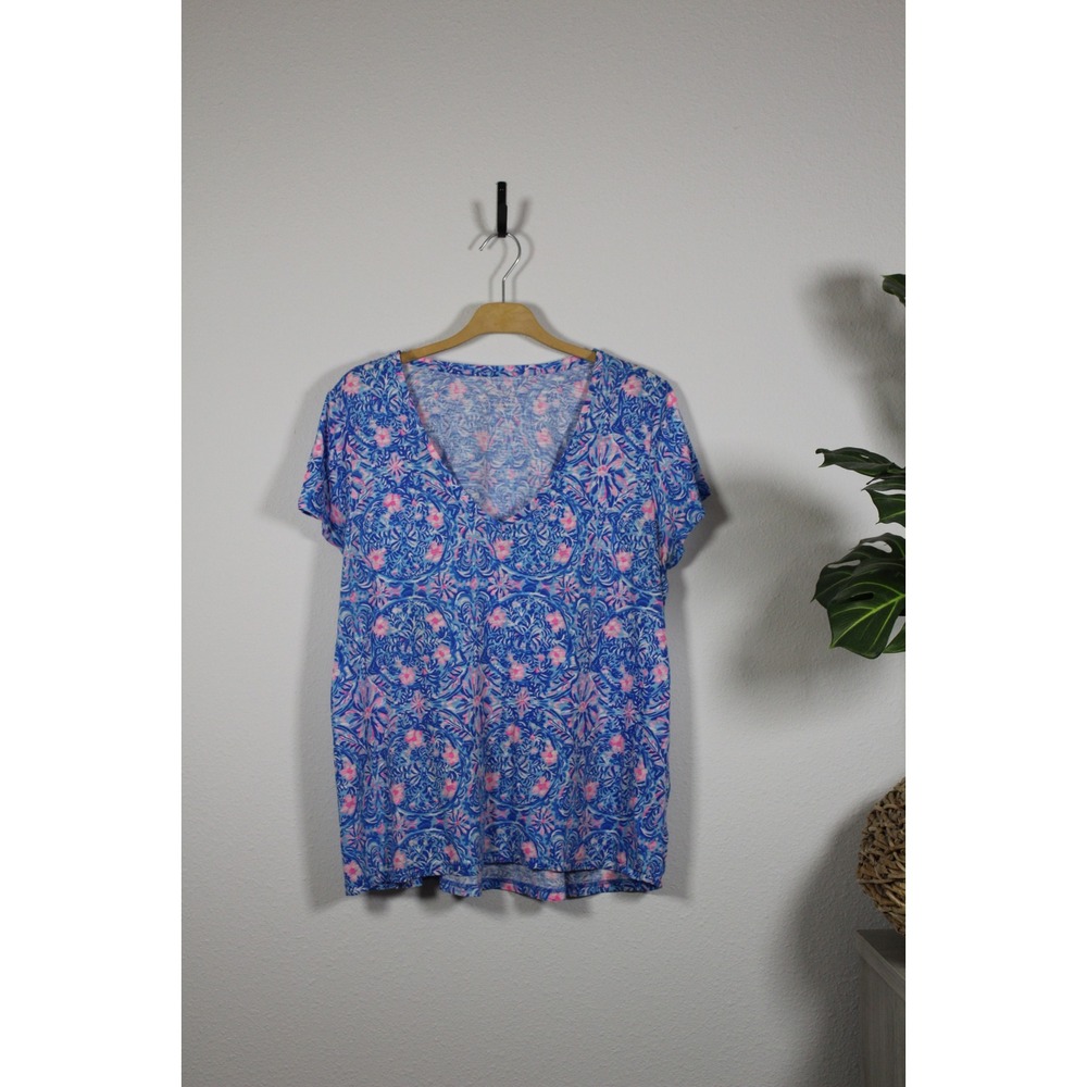 Lilly Pulitzer V‎ Neck Short Sleeve TShirt Shorely Blue Ice Cake Print Size L